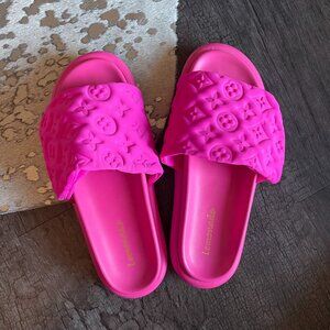 Lemonade Pink Monogram Slide Sandals – Women’s Size 8